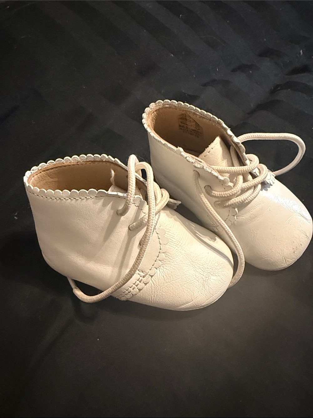 Elephantito Scalloped Bootie - White Baby Lace-Up Shoes
